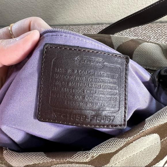 COACH TAN/BROWN HANDBAG WITH STRAP USED SOME WEAR ON BOTTOM OF FABRIC SEE PICS - Picture 12 of 15